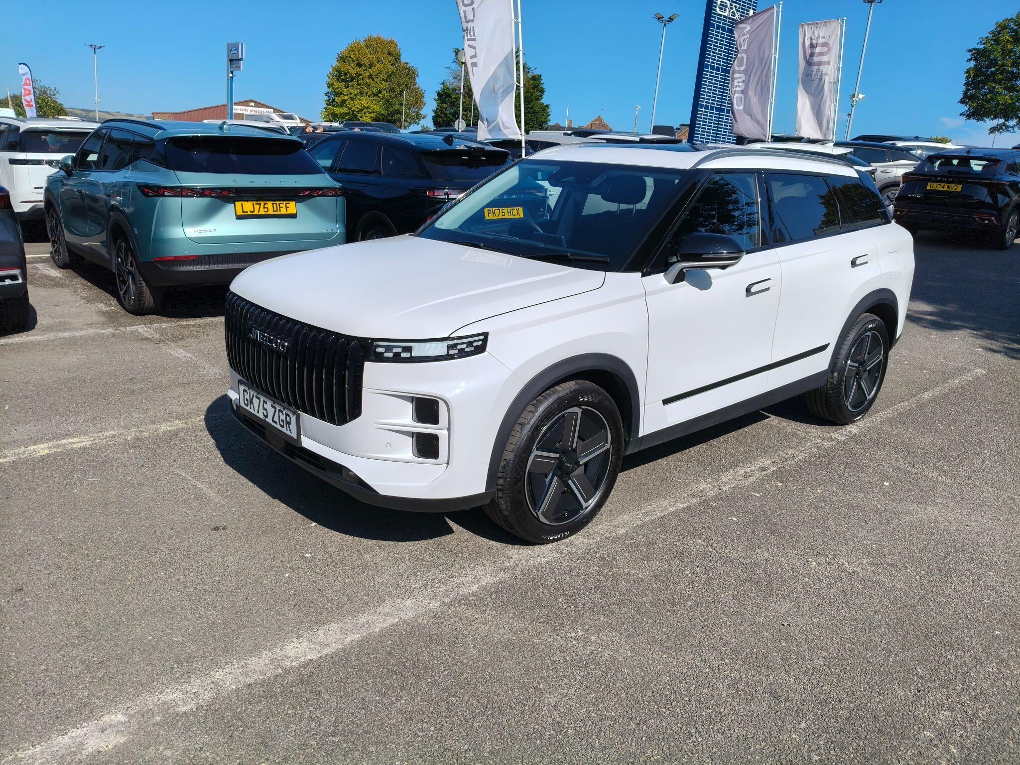 Large vehicle image